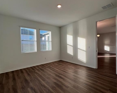 2253 Lost Horizon Way - Photo Thumbnail 24