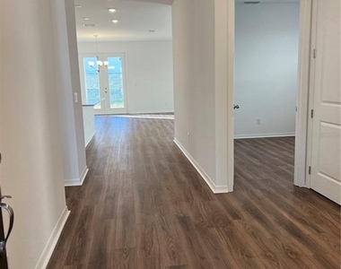 2253 Lost Horizon Way - Photo Thumbnail 5
