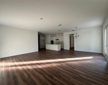 2253 Lost Horizon Way - Photo Thumbnail 32
