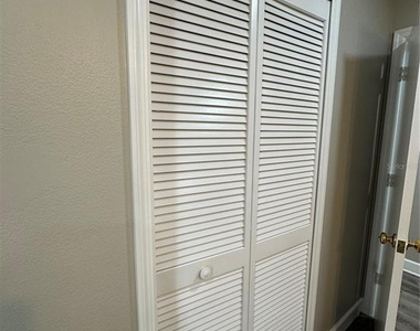 1229 Allendale Drive - Photo Thumbnail 32
