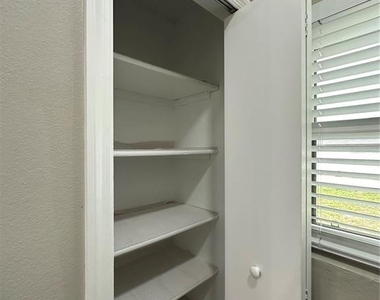 1229 Allendale Drive - Photo Thumbnail 12
