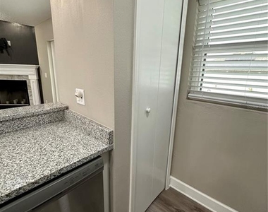 1229 Allendale Drive - Photo Thumbnail 11