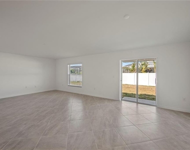 23234 Alaska Avenue - Photo Thumbnail 12