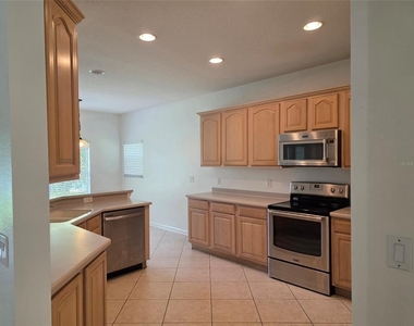 518 Fern Lake Drive - Photo Thumbnail 2