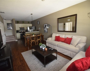 3222 Wish Avenue - Photo Thumbnail 3