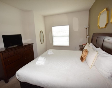 3222 Wish Avenue - Photo Thumbnail 10