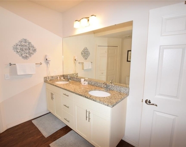 3222 Wish Avenue - Photo Thumbnail 13
