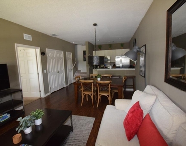 3222 Wish Avenue - Photo Thumbnail 4