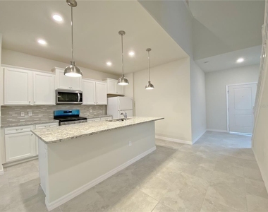 7360 Oakmoss Loop - Photo Thumbnail 5