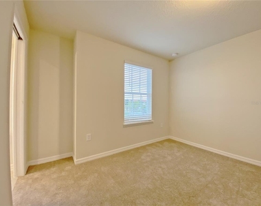 7360 Oakmoss Loop - Photo Thumbnail 10