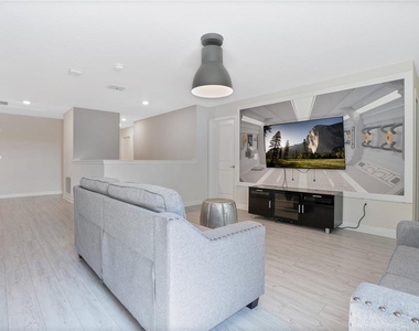 1613 Maidstone Court - Photo Thumbnail 14