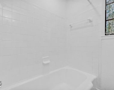 2027 30th Avenue N - Photo Thumbnail 10