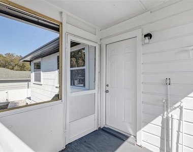 2027 30th Avenue N - Photo Thumbnail 2