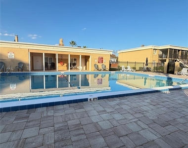 1000 Lake Of The Woods Boulevard - Photo Thumbnail 10