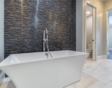 653 E Jackson Street - Photo Thumbnail 23