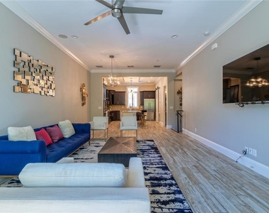 653 E Jackson Street - Photo Thumbnail 15