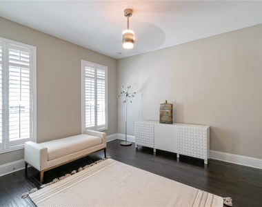 653 E Jackson Street - Photo Thumbnail 6