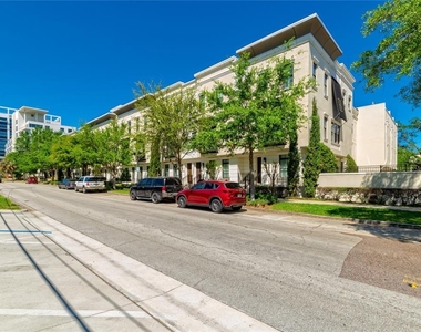 653 E Jackson Street - Photo Thumbnail 3