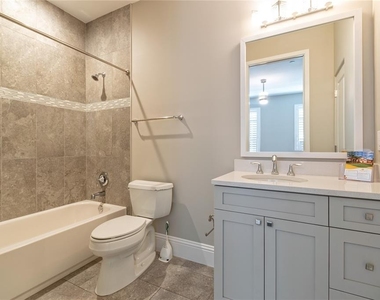 653 E Jackson Street - Photo Thumbnail 7
