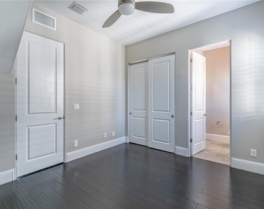 653 E Jackson Street - Photo Thumbnail 25
