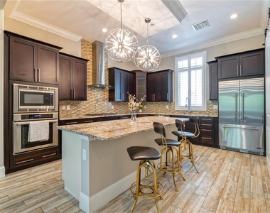 653 E Jackson Street - Photo Thumbnail 11