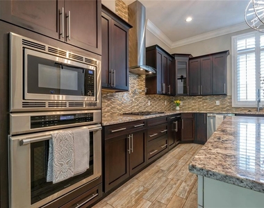 653 E Jackson Street - Photo Thumbnail 14