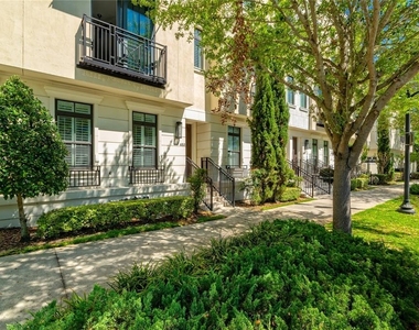 653 E Jackson Street - Photo Thumbnail 1