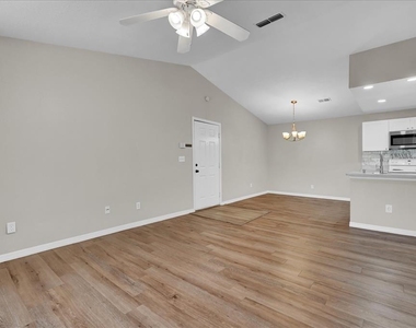 8915 Latrec Avenue - Photo Thumbnail 3