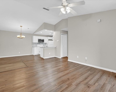 8915 Latrec Avenue - Photo Thumbnail 2