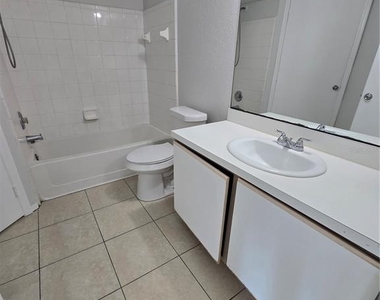 2214 Grand Cayman Court - Photo Thumbnail 10