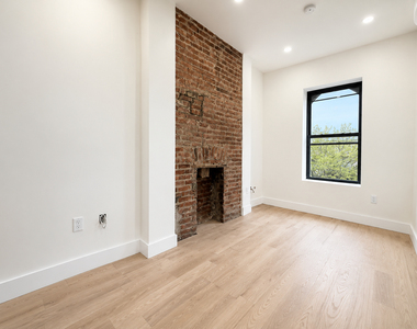 2324 Bedford Ave - Photo Thumbnail 3