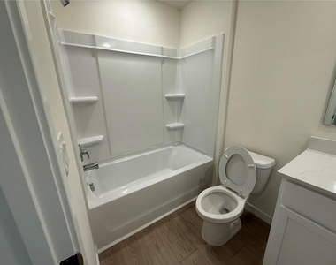 599 Preston Cove Drive - Photo Thumbnail 5