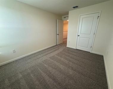 599 Preston Cove Drive - Photo Thumbnail 2