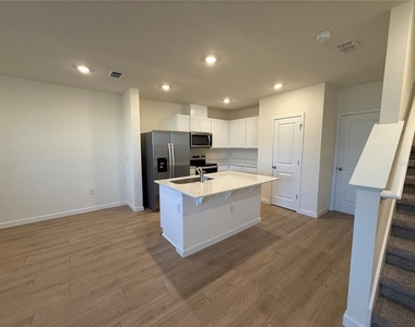 599 Preston Cove Drive - Photo Thumbnail 20
