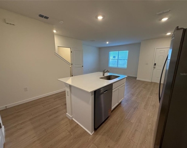 599 Preston Cove Drive - Photo Thumbnail 18