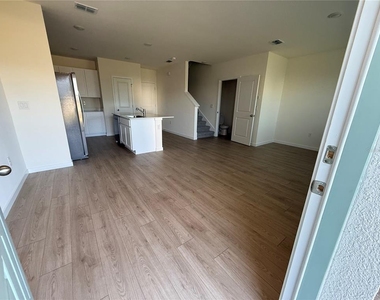 599 Preston Cove Drive - Photo Thumbnail 1