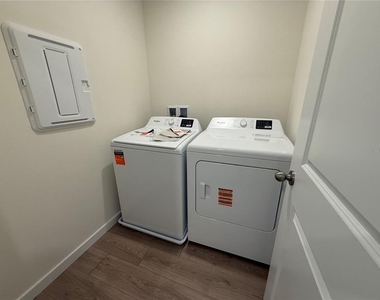 599 Preston Cove Drive - Photo Thumbnail 8