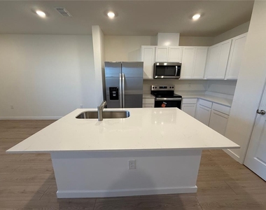 599 Preston Cove Drive - Photo Thumbnail 17