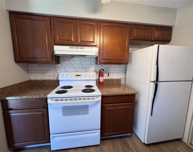 321 Nothern Durango Avenue - Photo Thumbnail 10