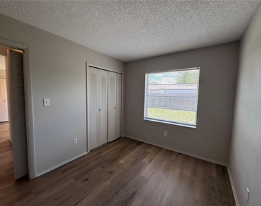321 Nothern Durango Avenue - Photo Thumbnail 15