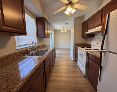 321 Nothern Durango Avenue - Photo Thumbnail 8