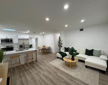 22011 Catherine Avenue - Photo Thumbnail 7