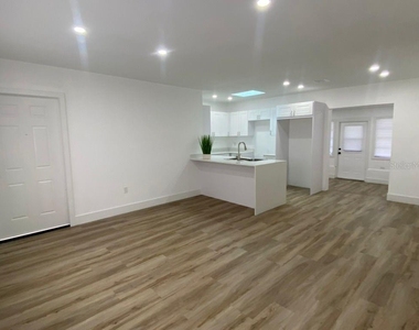 22011 Catherine Avenue - Photo Thumbnail 9