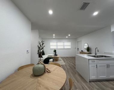 22011 Catherine Avenue - Photo Thumbnail 10