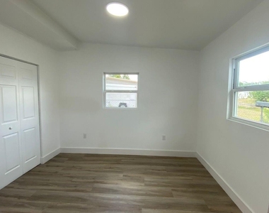 22011 Catherine Avenue - Photo Thumbnail 18