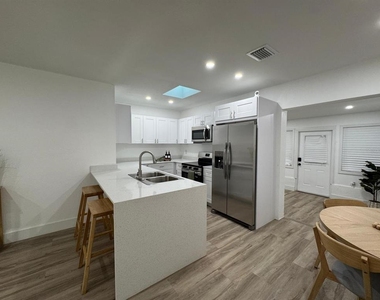22011 Catherine Avenue - Photo Thumbnail 4