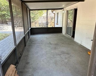 102 Winding Ridge Drive - Photo Thumbnail 8