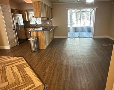 102 Winding Ridge Drive - Photo Thumbnail 2