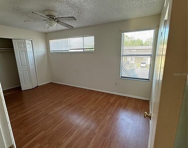 2707 Hunt Club Lane - Photo Thumbnail 10