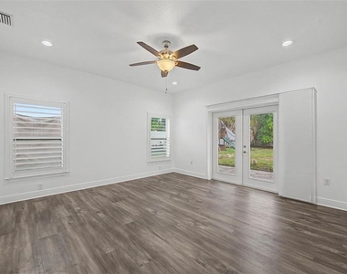 606 Royal Crest Drive - Photo Thumbnail 23